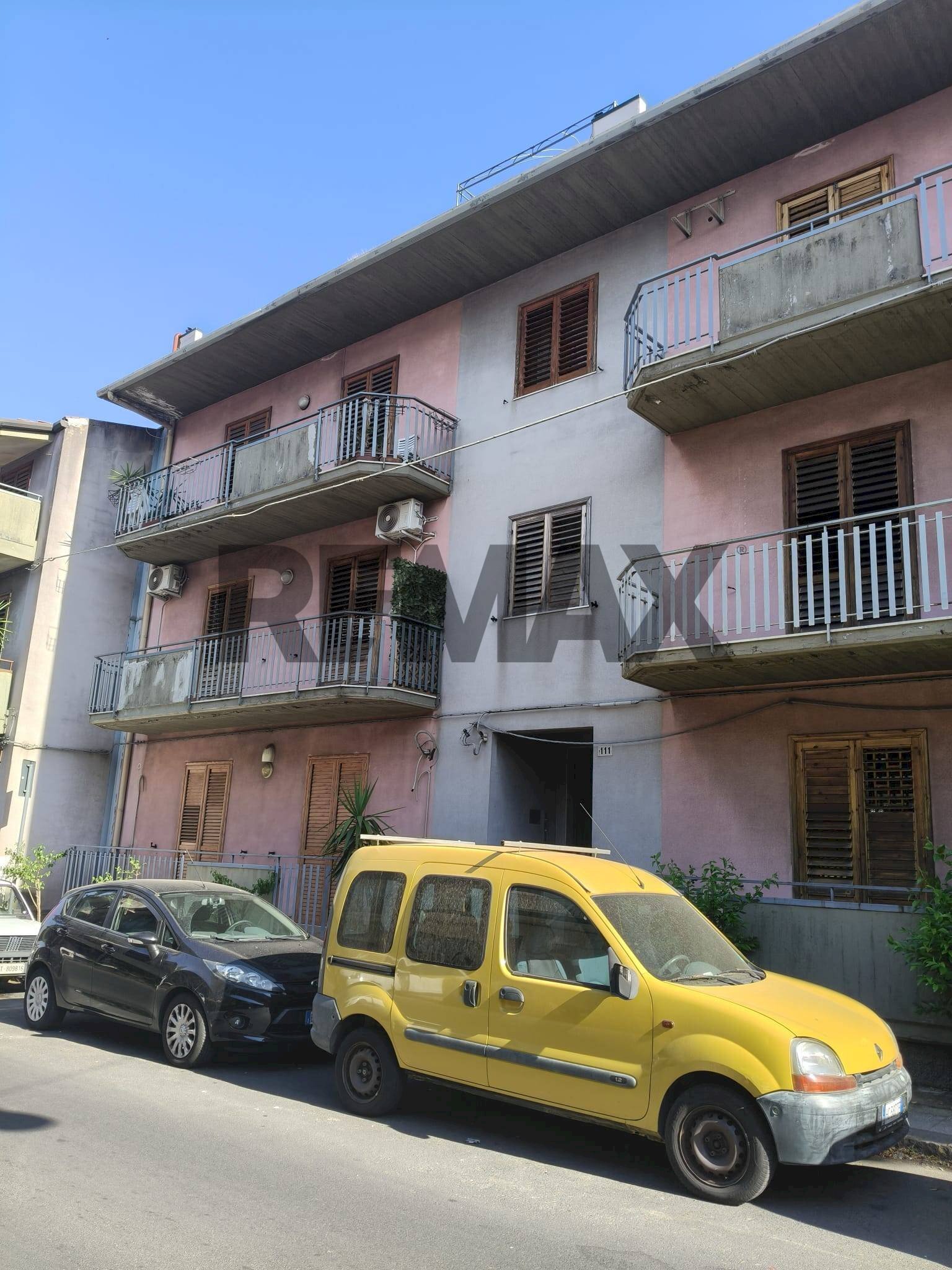 Edificio all\'aperto - Four-room apartment Via Lavina
111, Aci Sant'Antonio - photo 3