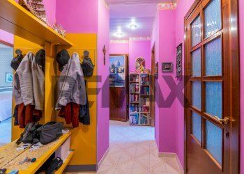 Hall / corridoio - Semi-detached house Viale Dei Platani
 
81, Acireale - photo 4