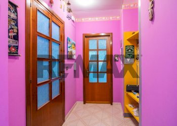 Hall / corridoio - Semi-detached house Viale Dei Platani
 
81, Acireale - photo 9