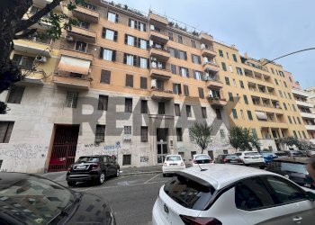 Edificio all\'aperto - Trilocale Via Camilla
7, Roma - foto 2