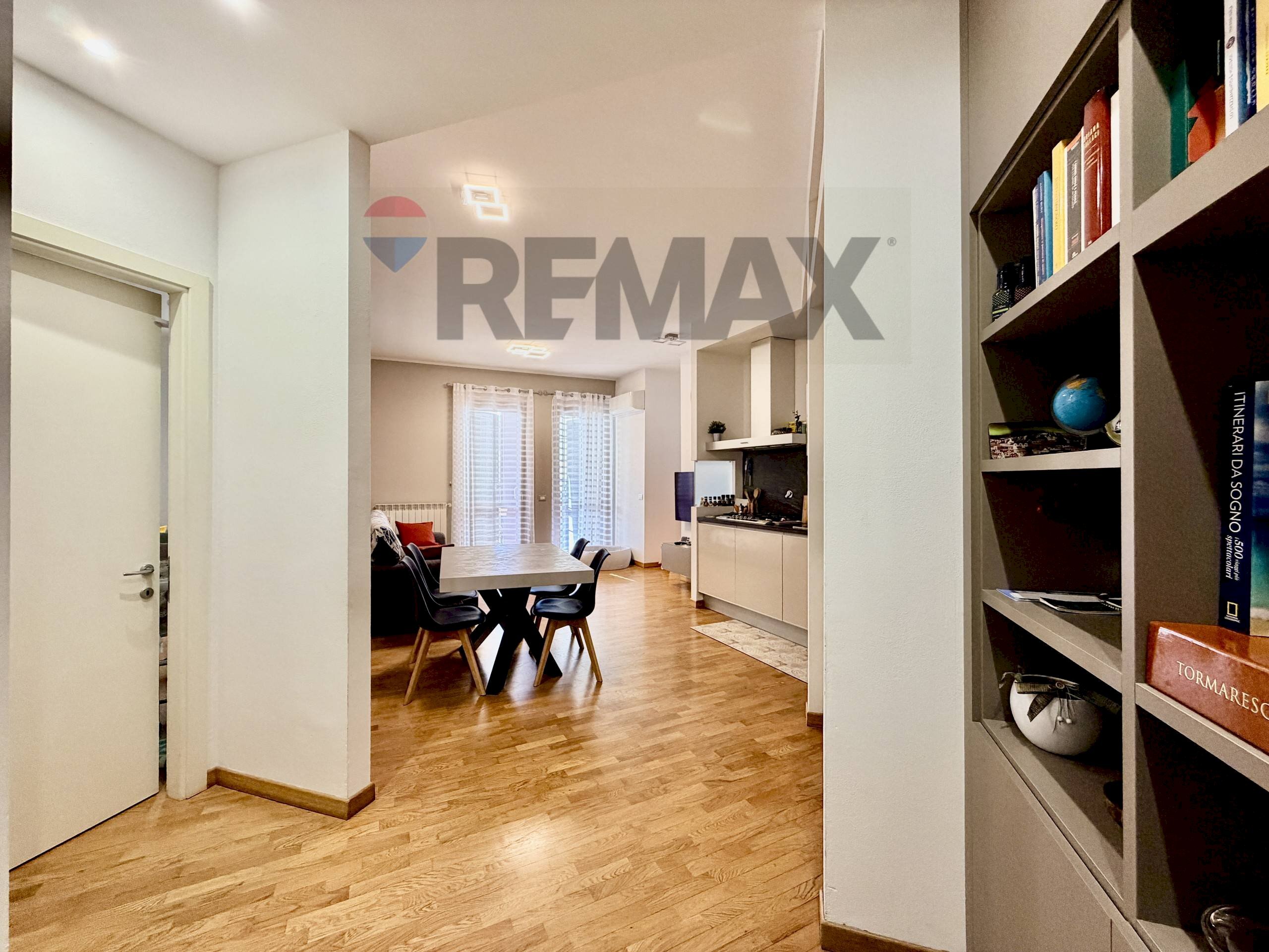 Sala da pranzo - Trilocale Via Alcide De Gasperi
 
14, Bagno a Ripoli - foto 3