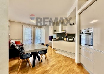 Cucina - Trilocale Via Alcide De Gasperi
 
14, Bagno a Ripoli - foto 6