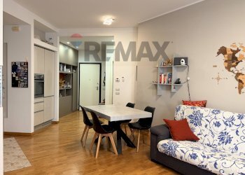 Sala da pranzo - Trilocale Via Alcide De Gasperi
 
14, Bagno a Ripoli - foto 8