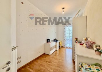 Hall / corridoio - Trilocale Via Alcide De Gasperi
 
14, Bagno a Ripoli - foto 16