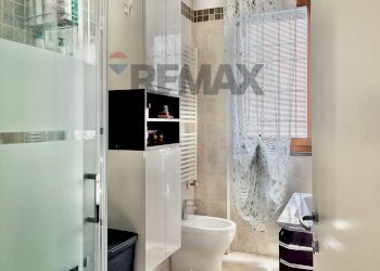 Bagno - Trilocale Via Alcide De Gasperi
 
14, Bagno a Ripoli - foto 19