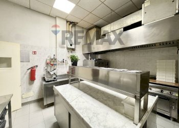 Cucina - Locale Commerciale PIAZZA COLONNA
21, Scarperia e San Piero - foto 13