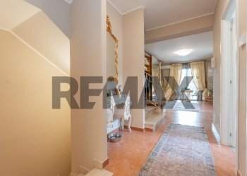 Hall / corridoio - Villa via m g cutuli
 
1, Viagrande - photo 12