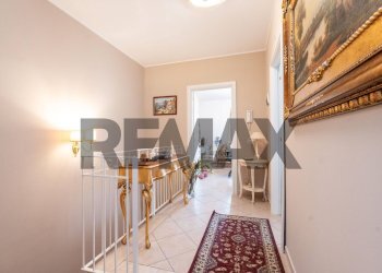 Hall / corridoio - Villa via m g cutuli
 
1, Viagrande - photo 23