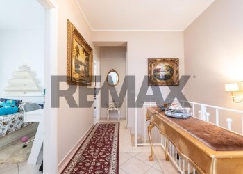 Hall / corridoio - Villa via m g cutuli
 
1, Viagrande - photo 24