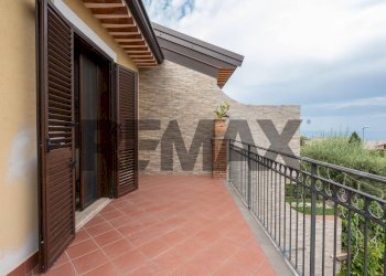 Balcone - Villa via m g cutuli
 
1, Viagrande - photo 28