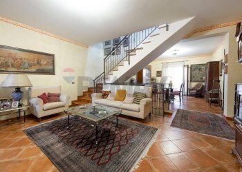 Sala da pranzo - Villa Via Giovanni Gentile
 
29, Tremestieri Etneo - photo 28