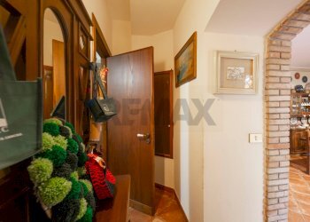 Hall / corridoio - Villa Via Giovanni Gentile
 
29, Tremestieri Etneo - photo 29
