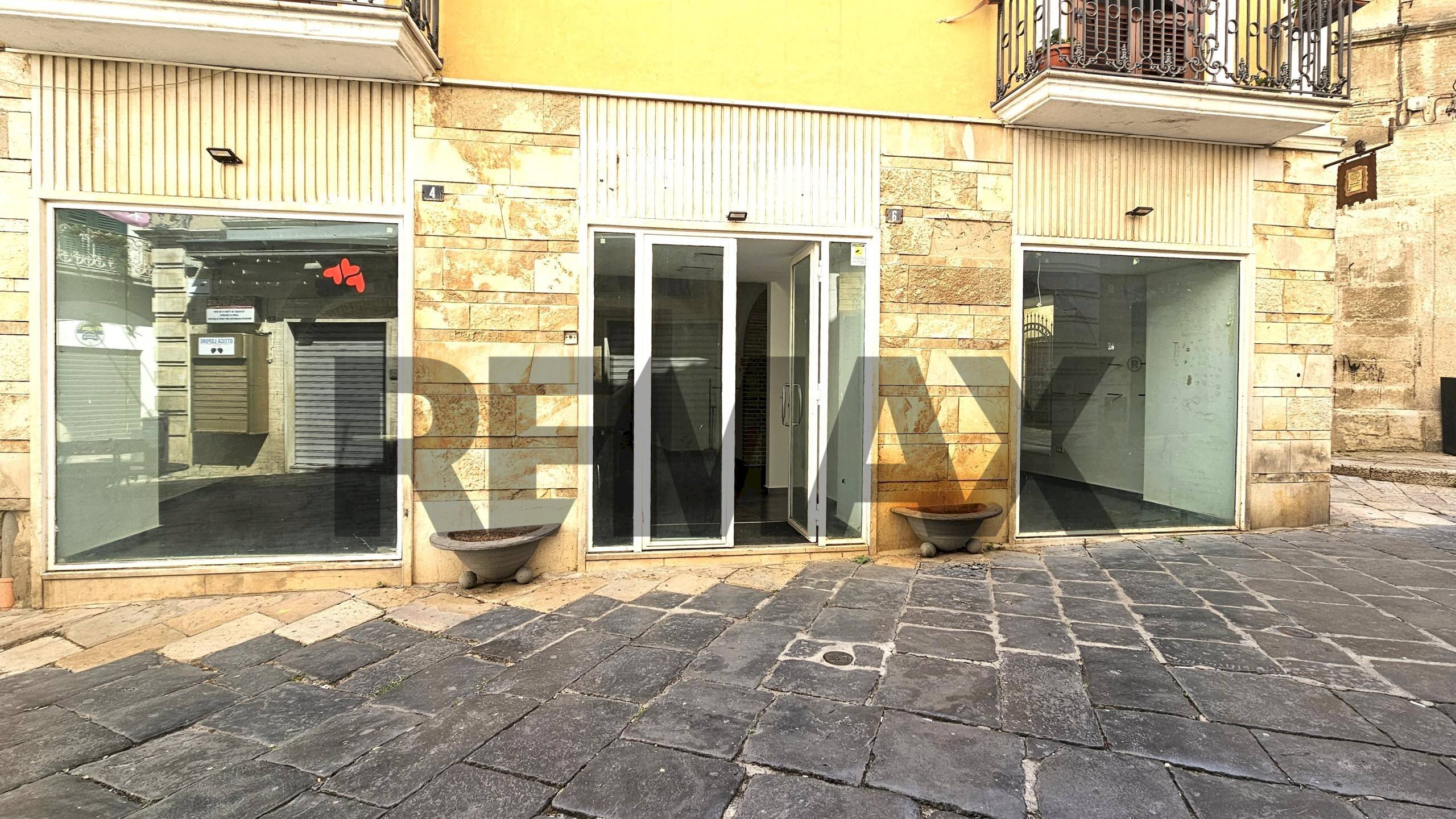 Edificio all\'aperto - Commercial Premises Via Amicarelli
6, Lucera - photo 2