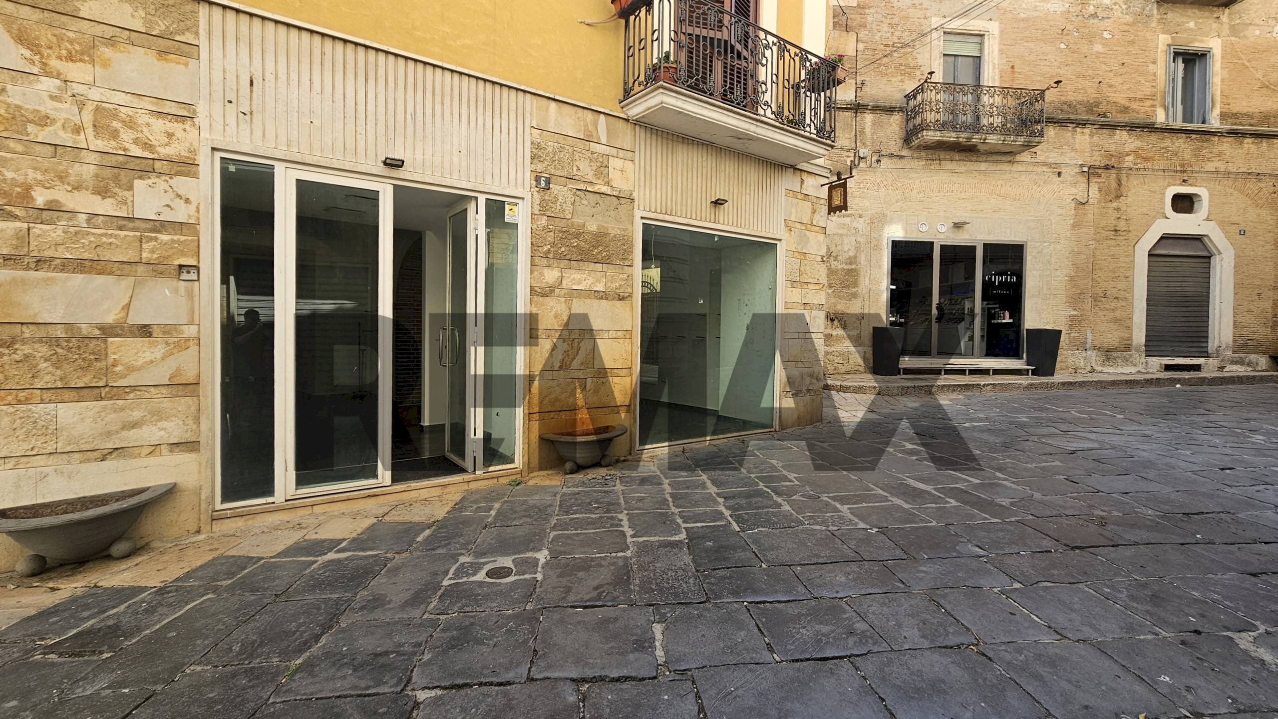 Edificio all\'aperto - Commercial Premises Via Amicarelli
6, Lucera - photo 3
