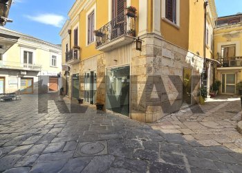 Edificio all\'aperto - Commercial Premises Via Amicarelli
6, Lucera - photo 6