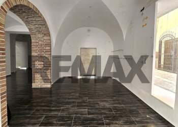 Hall / corridoio - Commercial Premises Via Amicarelli
6, Lucera - photo 7