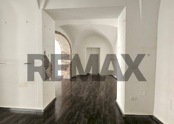Hall / corridoio - Commercial Premises Via Amicarelli
6, Lucera - photo 9