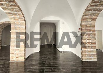 Hall / corridoio - Commercial Premises Via Amicarelli
6, Lucera - photo 11