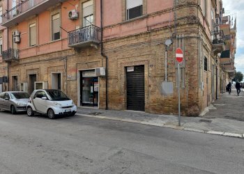 Edificio all\'aperto - Commercial Premises Via Roma
12, Lucera - photo 1