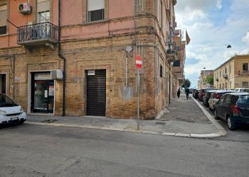 Edificio all\'aperto - Commercial Premises Via Roma
12, Lucera - photo 3