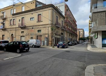 Edificio all\'aperto - Commercial Premises Via Roma
12, Lucera - photo 5