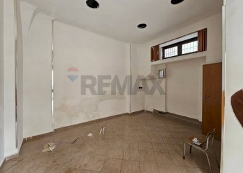 Stanza vuota - Commercial Premises Via Roma
12, Lucera - photo 7