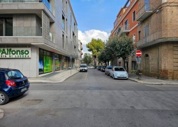 Edificio all\'aperto - Commercial Premises Via Roma
12, Lucera - photo 10