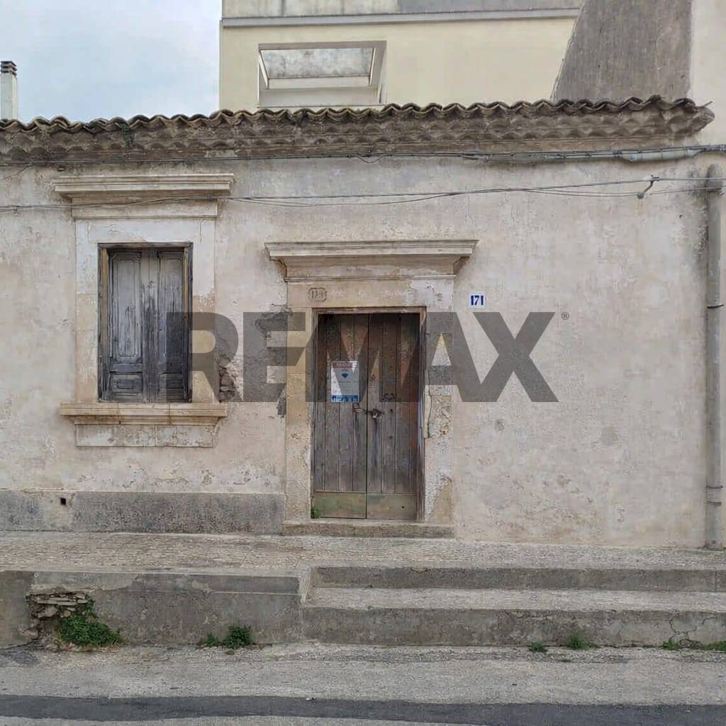 Casa all\'aperto - Casa indipendente via principessa Jolanda
171, Canicattini Bagni - foto 3
