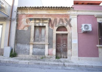 Edificio all\'aperto - Casa indipendente via principessa Jolanda
 
171, Canicattini Bagni - foto 4