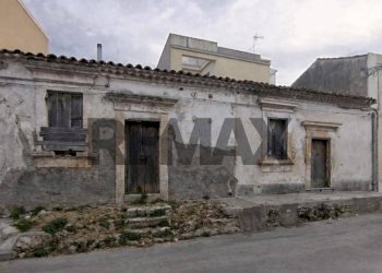 Casa all\'aperto - Casa indipendente via principessa Jolanda
 
171, Canicattini Bagni - foto 1