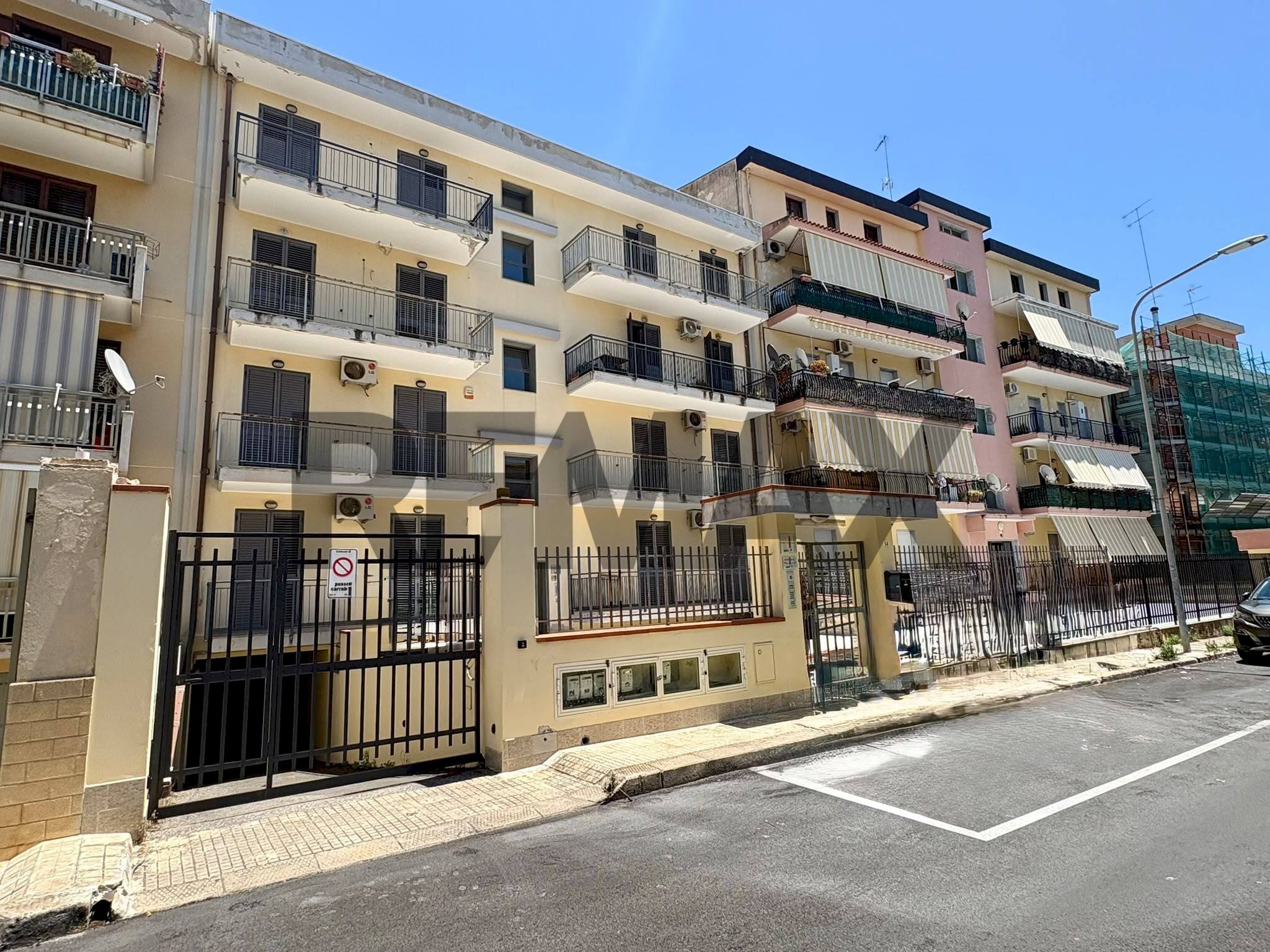 Edificio all\'aperto - Three-room apartment VIA SCIASCIA
 
14, Floridia - photo 1