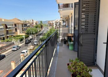 Balcone - Three-room apartment VIA SCIASCIA
 
14, Floridia - photo 3