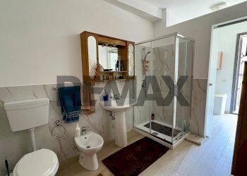 Bagno - Three-room apartment VIA SCIASCIA
 
14, Floridia - photo 7