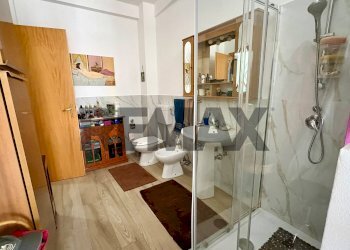Bagno - Three-room apartment VIA SCIASCIA
 
14, Floridia - photo 8