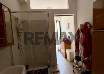 Bagno - Three-room apartment VIA SCIASCIA
 
14, Floridia - photo 10