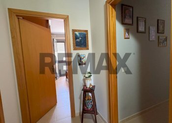 Hall / corridoio - Three-room apartment VIA SCIASCIA
 
14, Floridia - photo 11