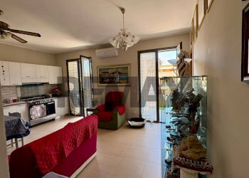 Soggiorno - Three-room apartment VIA SCIASCIA
 
14, Floridia - photo 20
