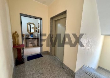 Hall / corridoio - Three-room apartment VIA SCIASCIA
 
14, Floridia - photo 23