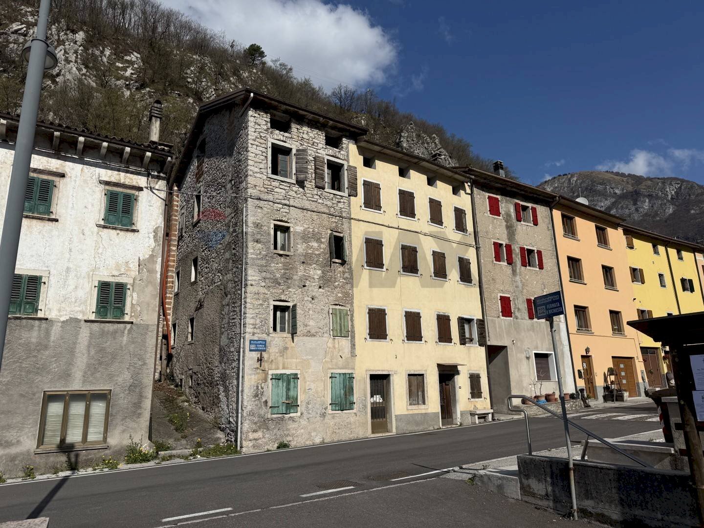 Edificio all\'aperto - Semi-detached house Via Roma
 
1, Longarone - photo 1
