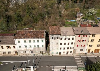 Edificio all\'aperto - Semi-detached house Via Roma
 
1, Longarone - photo 15