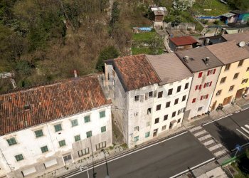 Edificio all\'aperto - Semi-detached house Via Roma
 
1, Longarone - photo 16