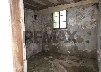 Stanza vuota - Semi-detached house VIA FALLER
 
24, Sovramonte - photo 8