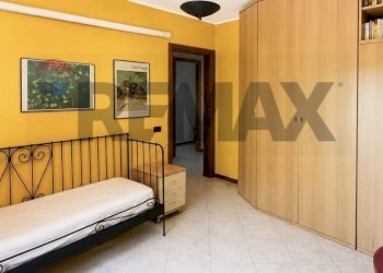 Camera / camera da letto - Four-room apartment Via Maciachini
 
12, Pavia - photo 15