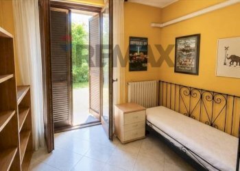 Camera / camera da letto - Four-room apartment Via Maciachini
 
12, Pavia - photo 16