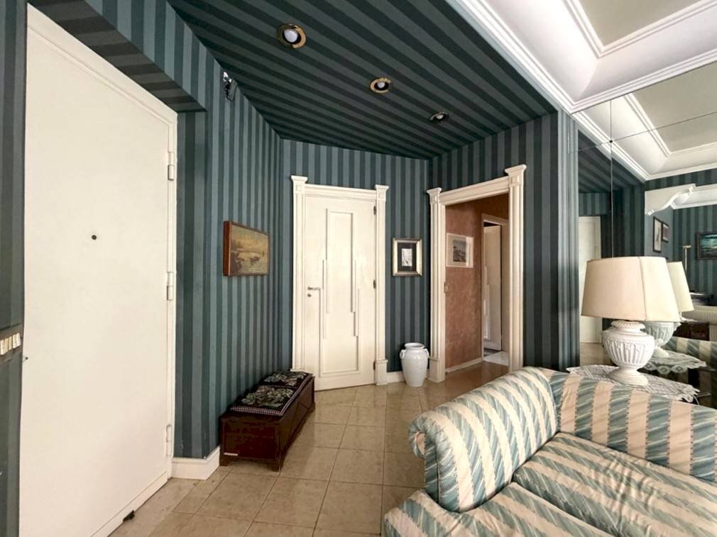 Foto 3 - Four-room apartment Via Ugo Foscolo
 
5, Palermo - photo 3