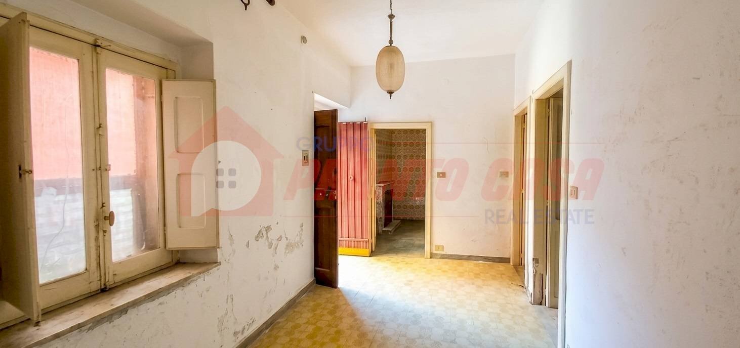 Foto 1 - Trilocale Via Umberto Giordano
 
19, Ischitella - foto 1