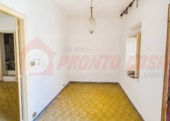 Foto 2 - Trilocale Via Umberto Giordano
 
19, Ischitella - foto 2
