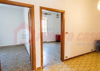 Foto 3 - Trilocale Via Umberto Giordano
 
19, Ischitella - foto 3