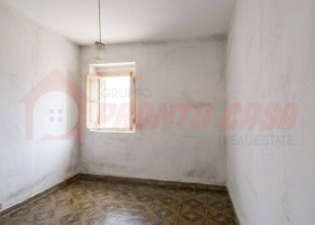 Foto 10 - Trilocale Via Umberto Giordano
 
19, Ischitella - foto 10