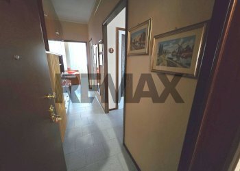Hall / corridoio - Bilocale via Koerner
 
7, Milano - foto 2